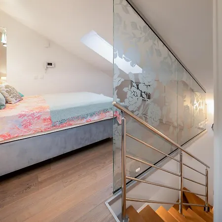 Apartment Sara - Luxurious Sea View With Garage Makarska